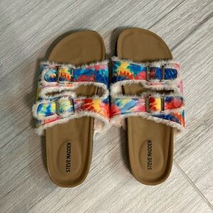 Steve Madden Kids Tie Dye Rainbow Faux Fur Buckle Sandals Size: 5